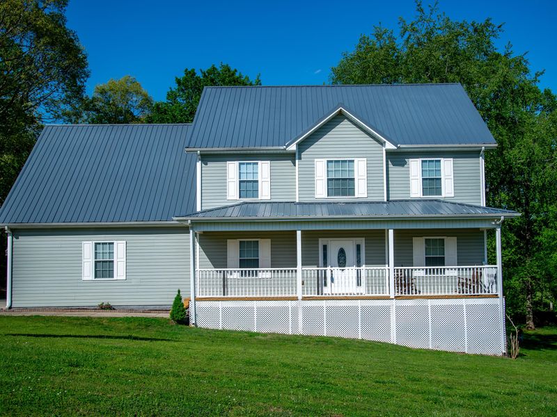134 Cunningham Blvd, Harriman, TN 37748