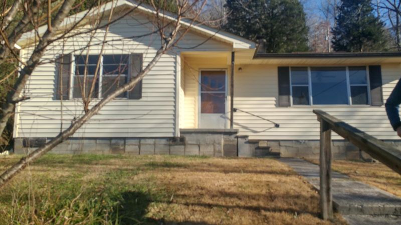 134 Dale Ln, Rocky Top, TN 37769