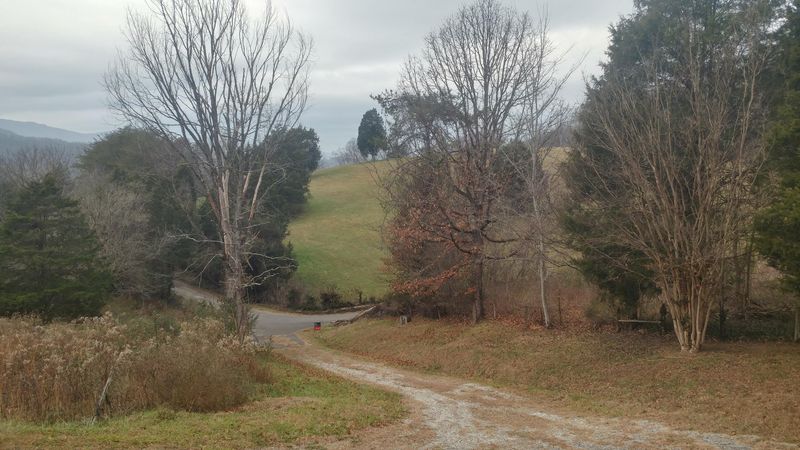 134 Dale Ln, Rocky Top, TN 37769