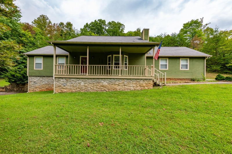 134 Deertrail Ln, Rocky Top, TN 37769