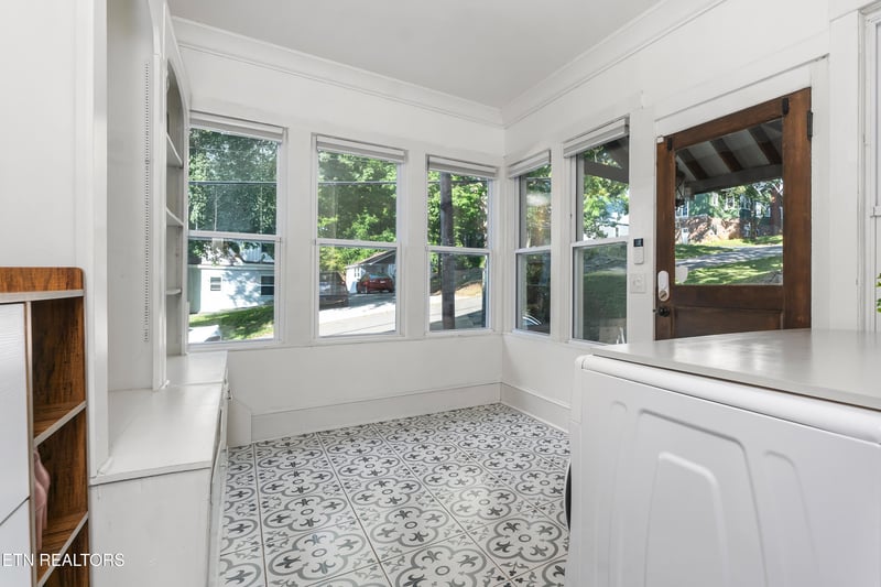 134 E Columbia Ave, Knoxville, TN 37917