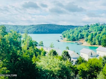134 E Harbor View Ln #B, Lafollette, TN 37766