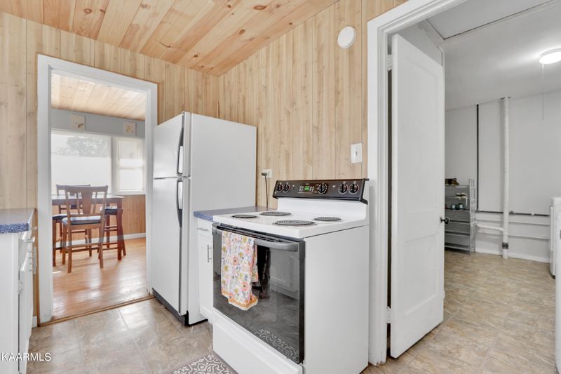 134 E Tennessee Ave, Oak Ridge, TN 37830