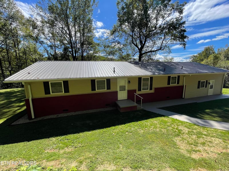 134 Hillview Terrace Dr, Harriman, TN 37748
