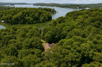 134 Holly Ln, Kingston, TN 37763