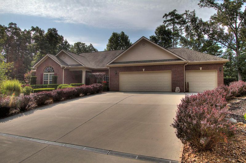 134 Kenosha Ln, Loudon, TN 37774