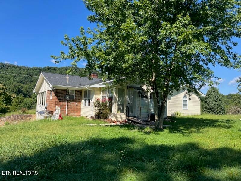 134 Old Pinecrest Rd, Jacksboro, TN 37757