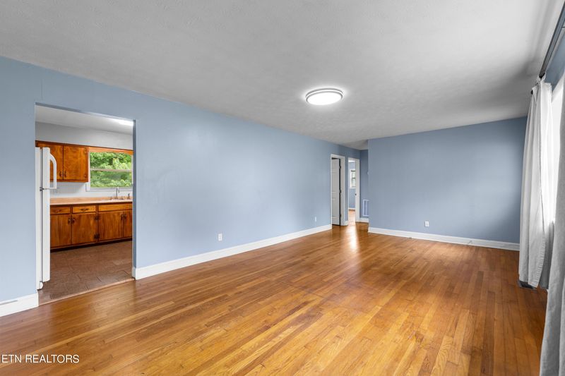 134 Scenic Dr, Jacksboro, TN 37757