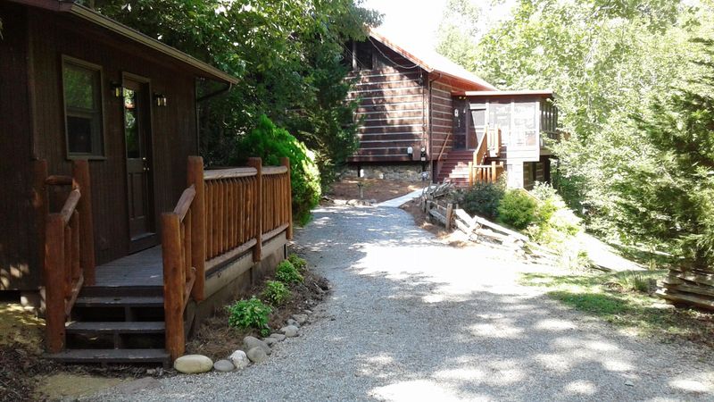 134 White Oak Ln, Townsend, TN 37882