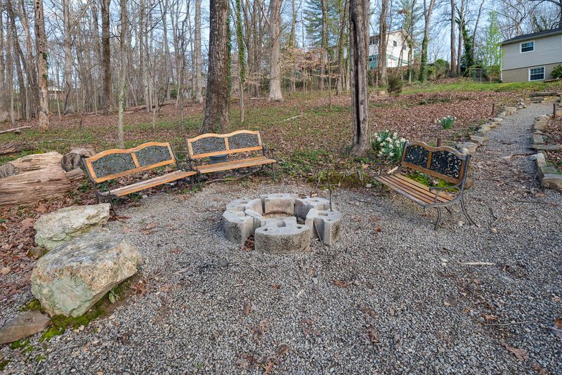 134 Windham Rd, Oak Ridge, TN 37830