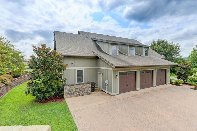 1340 Persimmon Rd, Loudon, TN 37774