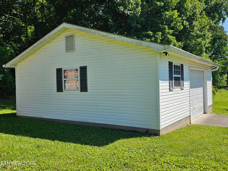 1341 Blockhouse Valley Rd, Clinton, TN 37716