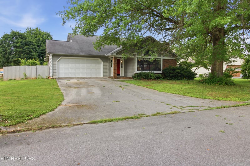 1341 Carowinds Cir, Maryville, TN 37803