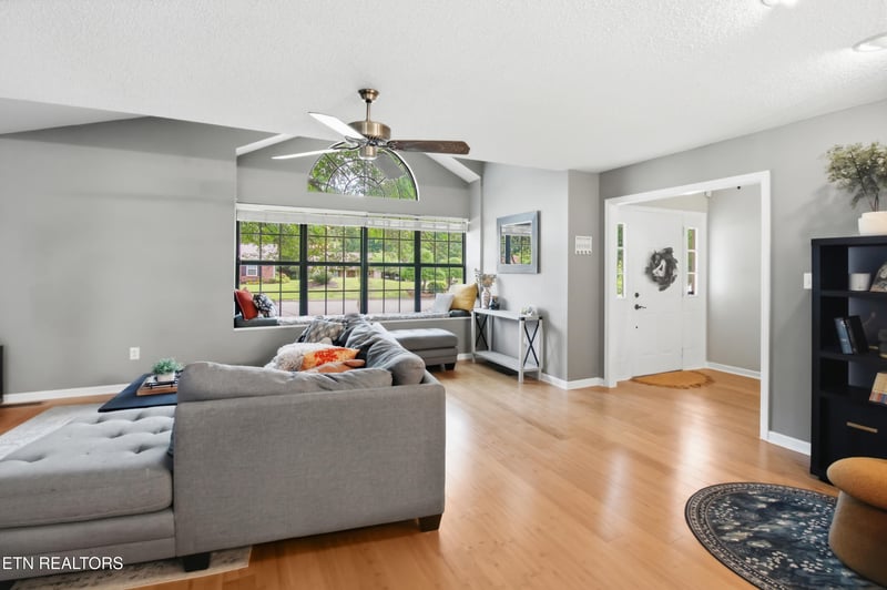 1341 Carowinds Cir, Maryville, TN 37803