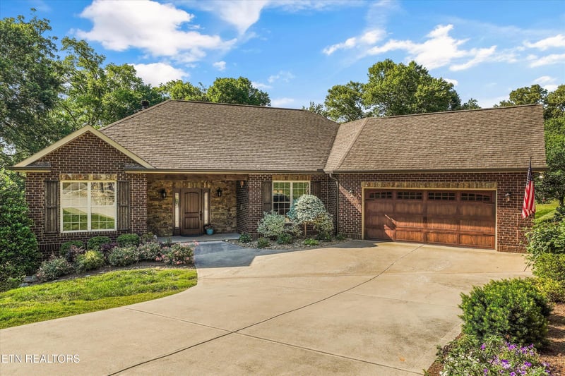 1341 Hillvale Rd, Louisville, TN 37777