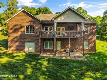1341 Hillvale Rd, Louisville, TN 37777