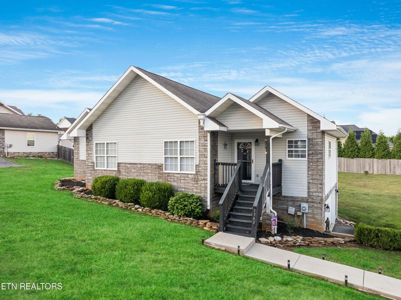 1342 Hodges Bend Rd, Sevierville, TN 37876