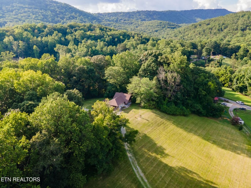1343 Mountain View Rd, Rockwood, TN 37854