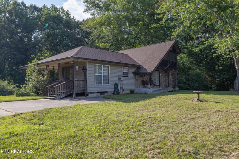 1343 Mountain View Rd, Rockwood, TN 37854