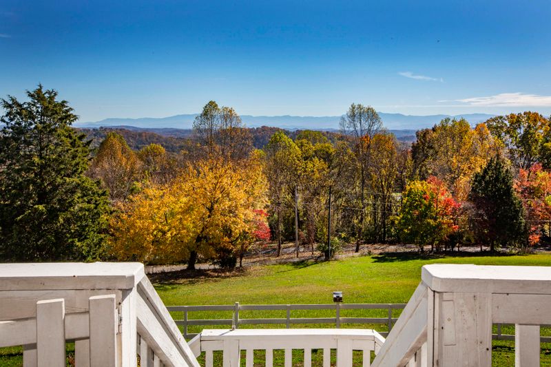 1347 Mccarty Rd, Knoxville, TN 37914