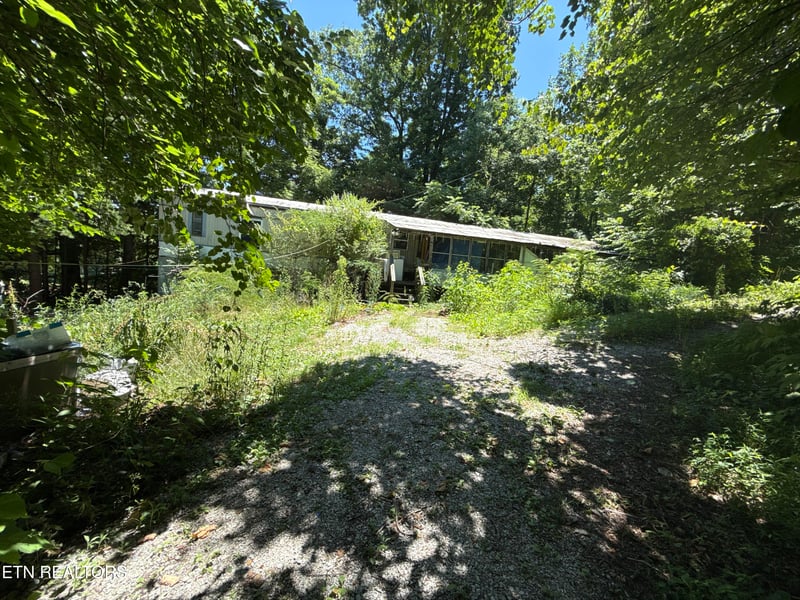 1347 Sharp Ln, Caryville, TN 37714