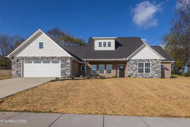 1348 Rippling Waters Cir, Sevierville, TN 37876