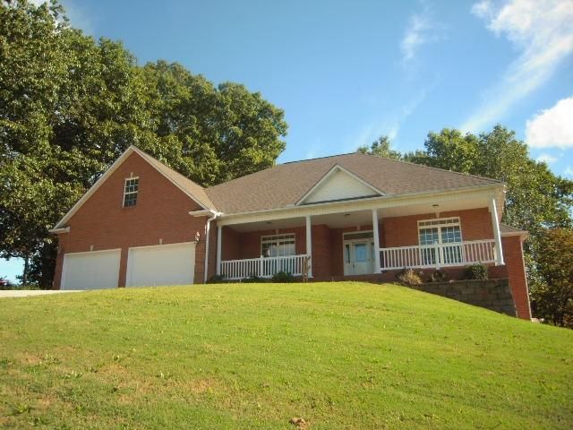 135 Apple Tree Ln, Clinton, TN 37716