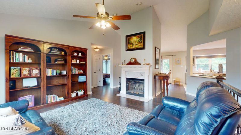 135 Autumn Dr, Clinton, TN 37716