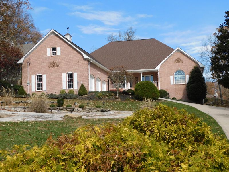 135 Cathedral Dr, Fairfield Glade, TN 38558