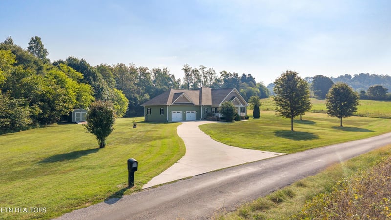135 County Road 440, Athens, TN 37303