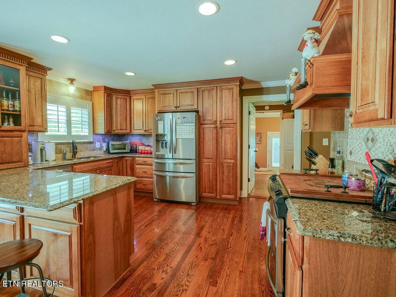 135 County Road 892, Etowah, TN 37331