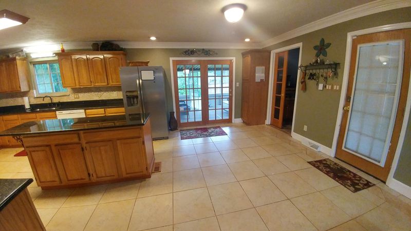 135 Culver Rd, Oak Ridge, TN 37830