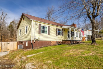 135 Dogwood Ct, Harriman, TN 37748