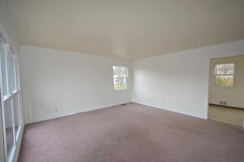 135 E Arrowwood Rd, Oak Ridge, TN 37830