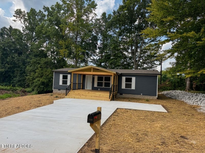 135 Edgewood Blvd, Oneida, TN 37841