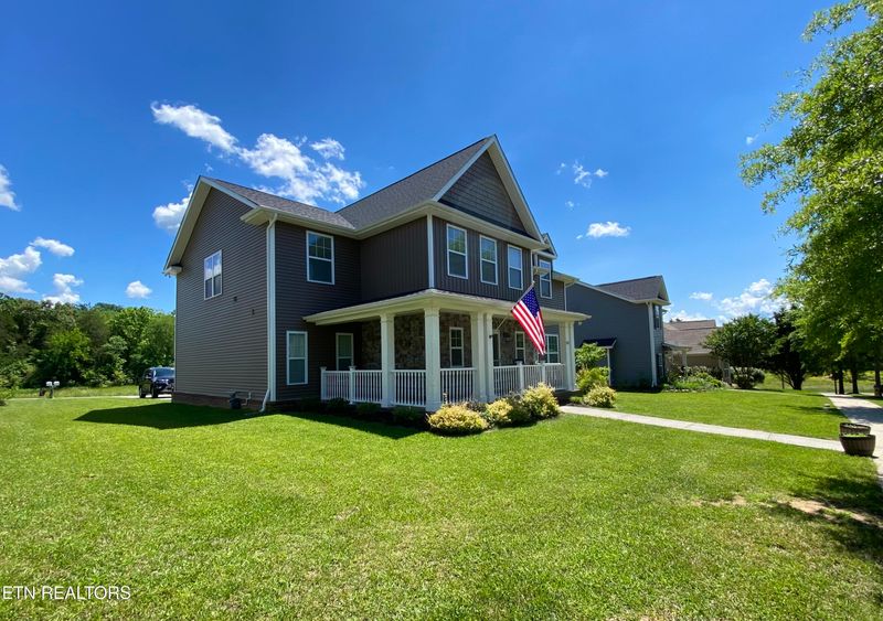135 Fallberry St, Oak Ridge, TN 37830
