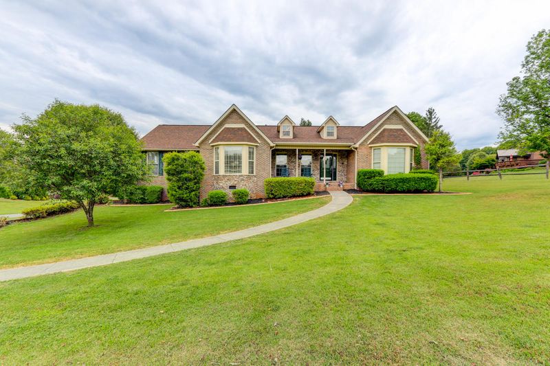 135 Fallen Oak Cir, Seymour, TN 37865
