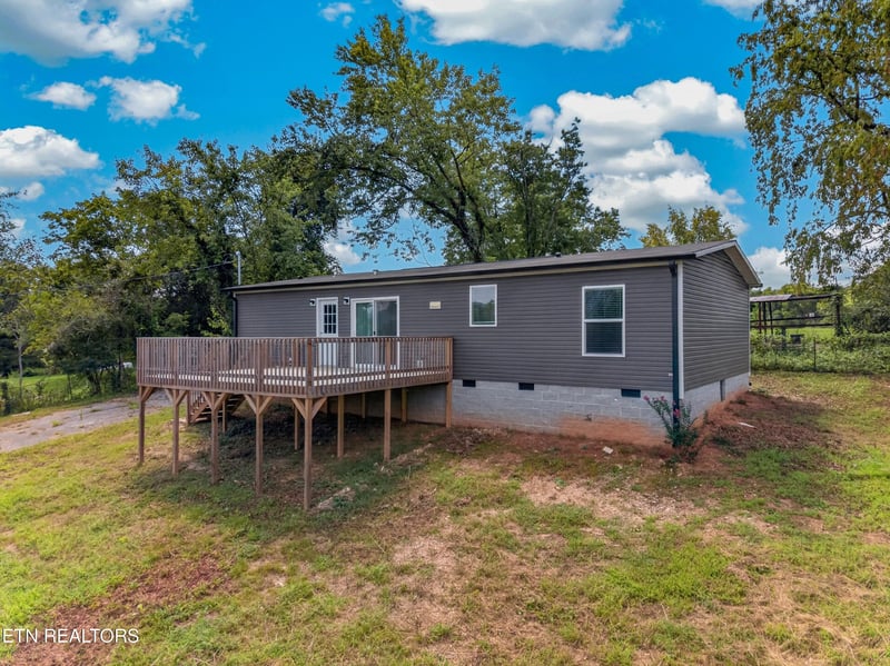 135 Gamble Ln, Lafollette, TN 37766