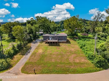 135 Gamble Ln, Lafollette, TN 37766