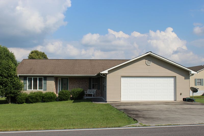 135 Graham Rd, Crossville, TN 38555