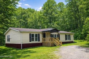 135 Harold Brooks Ln, Oneida, TN 37841