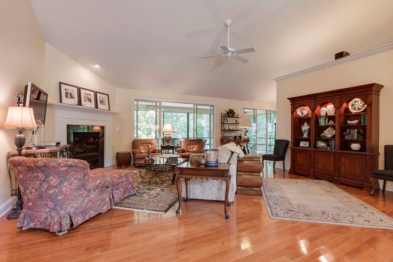 135 Kenosha Ln, Loudon, TN 37774