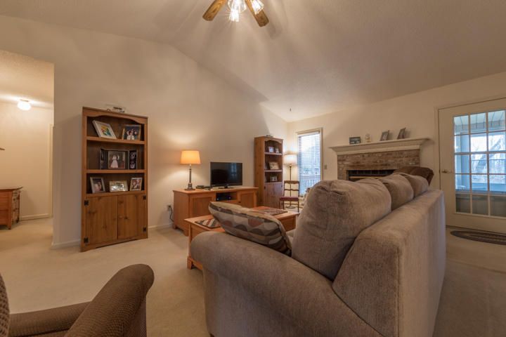 135 Lakeside Dr, Fairfield Glade, TN 38558