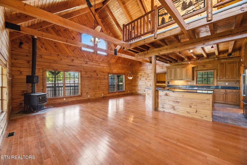 135 Marble Bluff Dr, Kingston, TN 37763