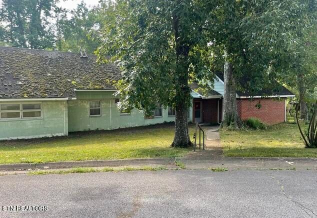 135 Marietta Cir, Oak Ridge, TN 37830