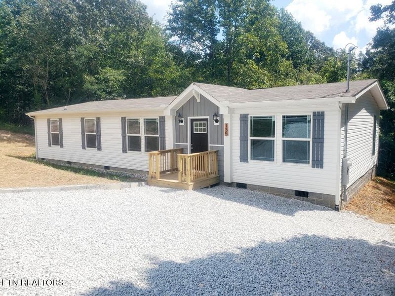 135 Melvin Dr, Harriman, TN 37748