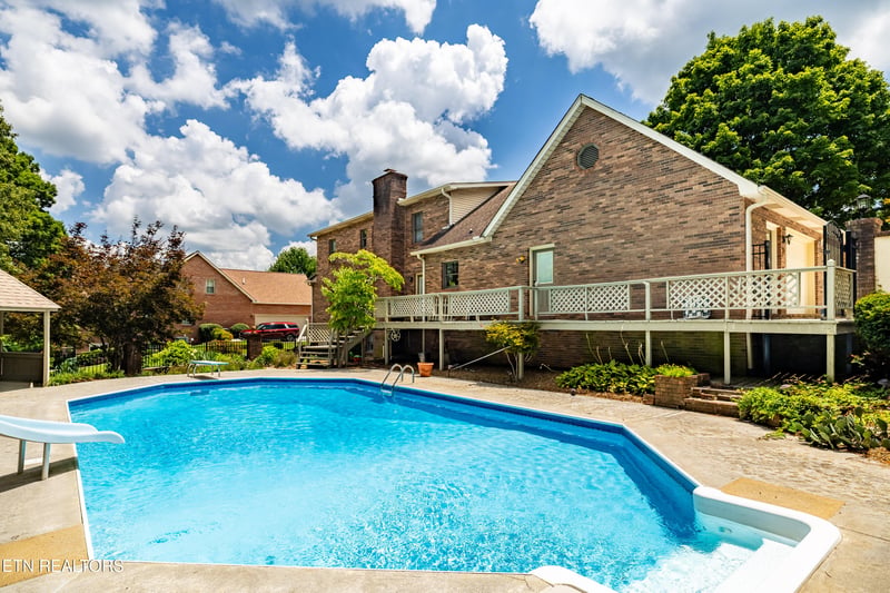135 N Panoscenic Dr, Maryville, TN 37803