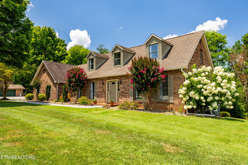 135 N Panoscenic Dr, Maryville, TN 37803