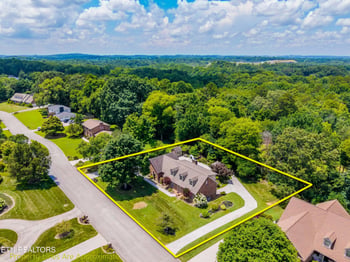 135 N Panoscenic Dr, Maryville, TN 37803