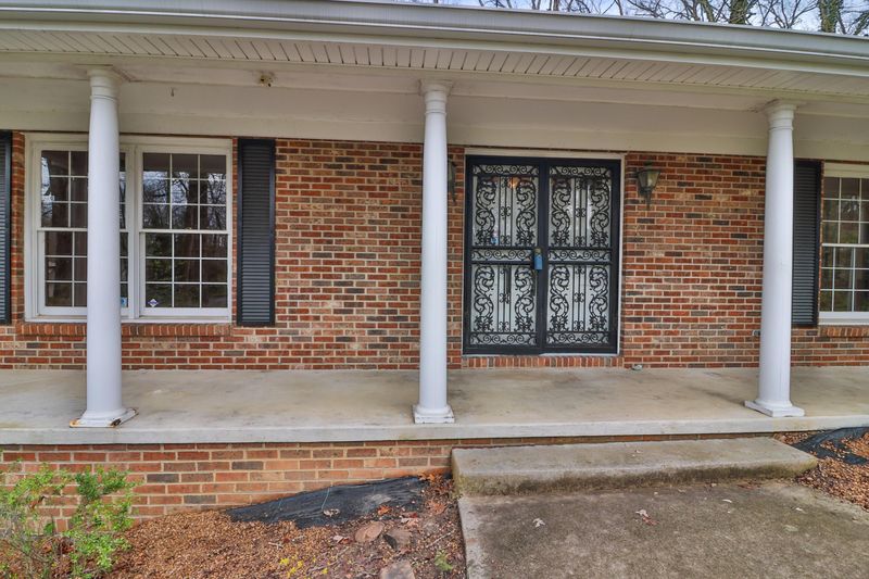 135 Newell Ln, Oak Ridge, TN 37830